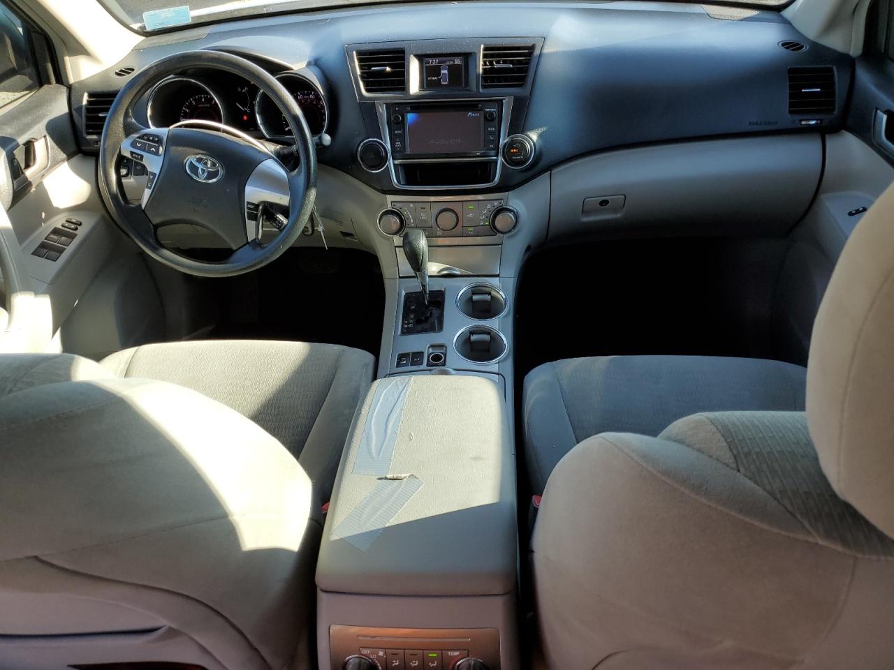 2013 Toyota Highlander Base VIN: 5TDBK3EH2DS261894 Lot: 54932635