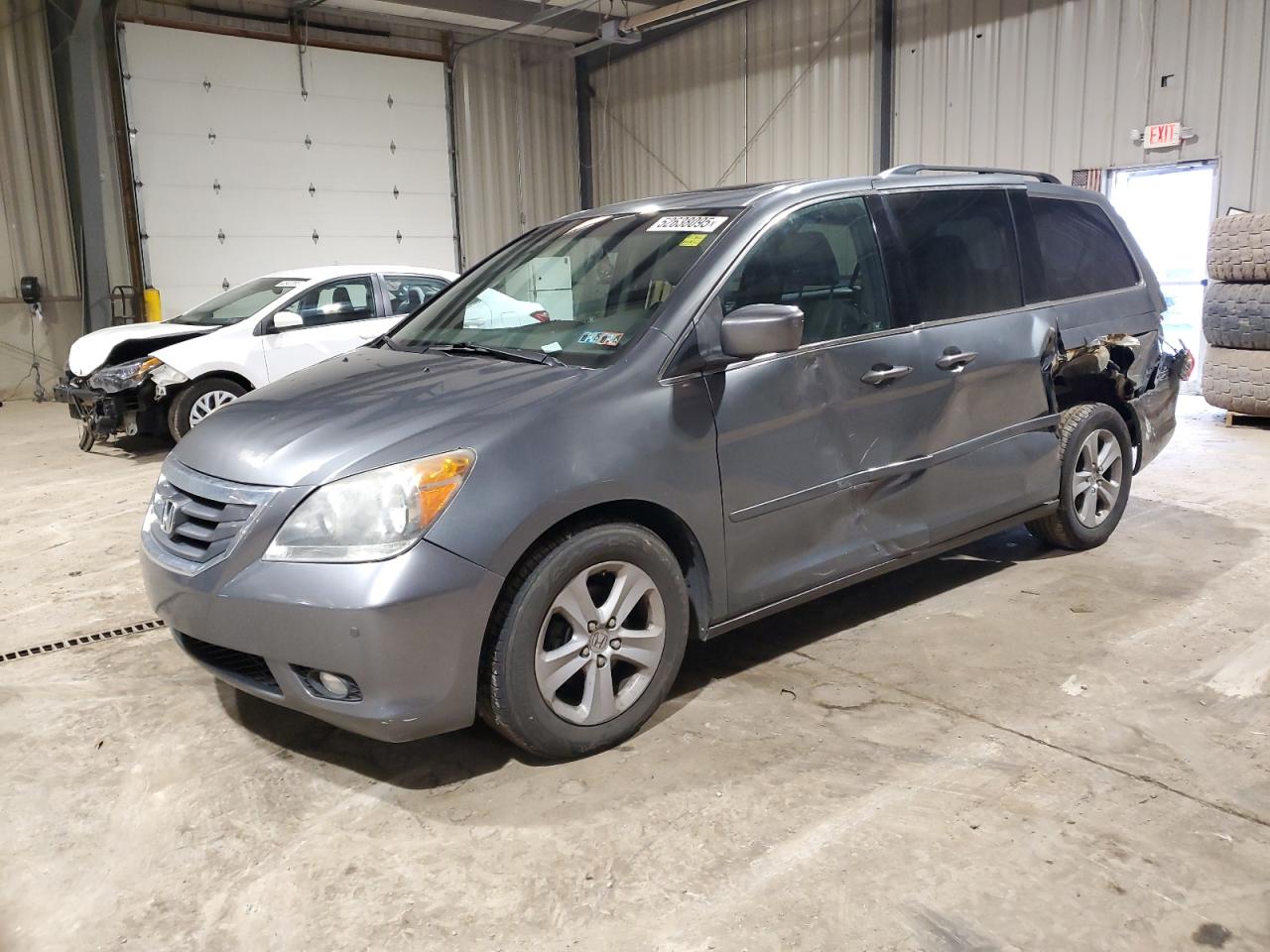 2010 Honda Odyssey Touring იყიდება West Mifflin-ში, PA - All Over