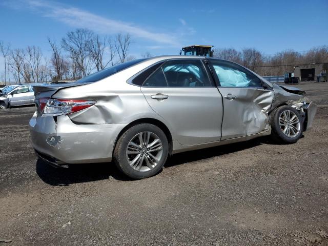  TOYOTA CAMRY 2016 Srebrny