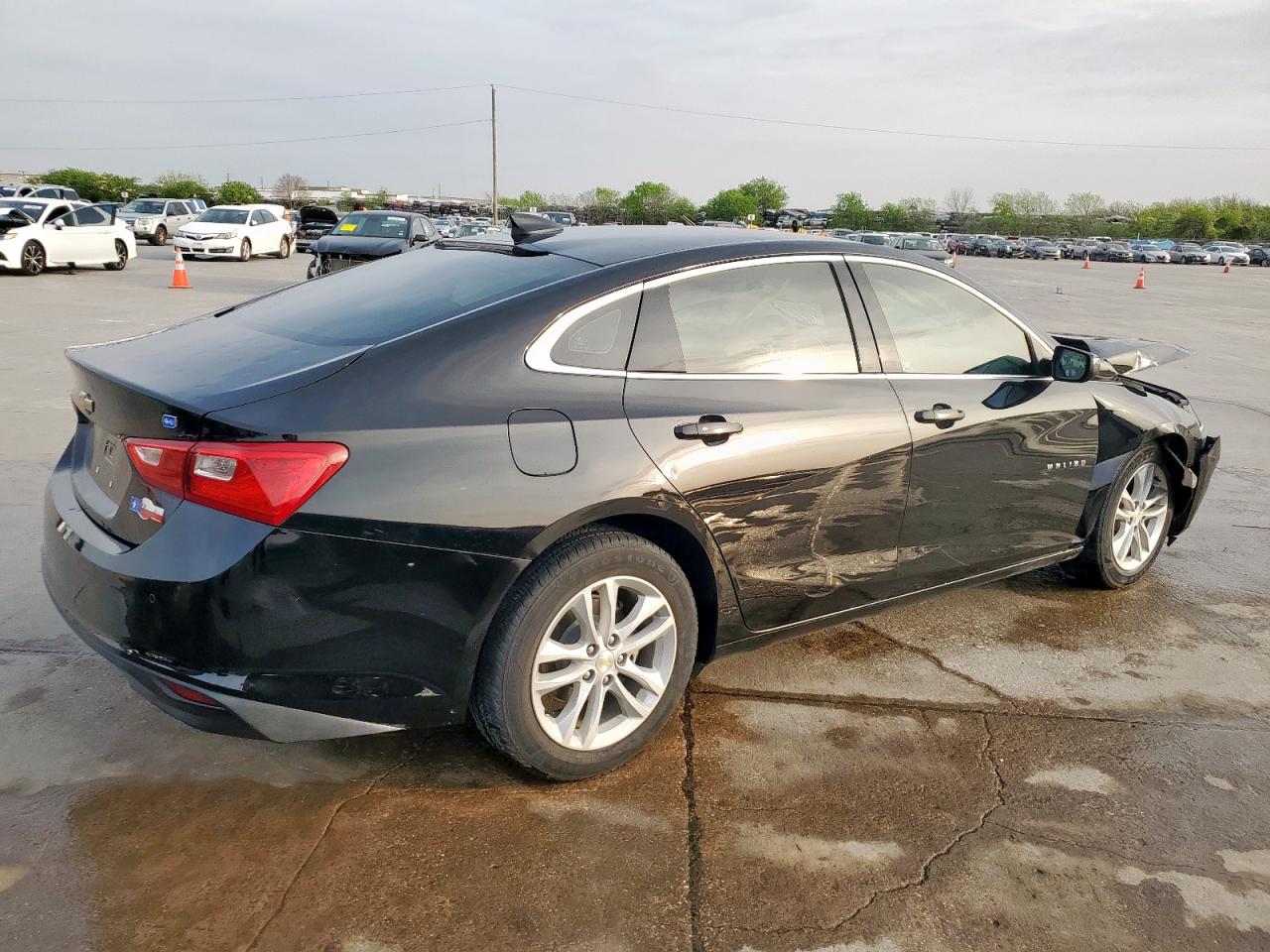 2017 Chevrolet Malibu - Image 3
