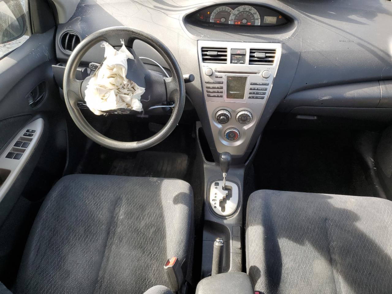 2008 Toyota Yaris VIN: JTDBT923381295905 Lot: 54613015