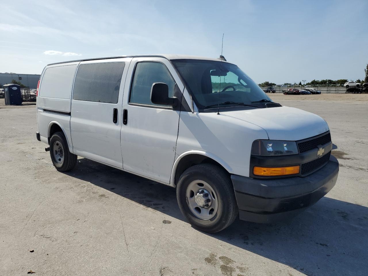 VIN: 1GCWGAFP5K1367179 2019 CHEVROLET EXPRESS