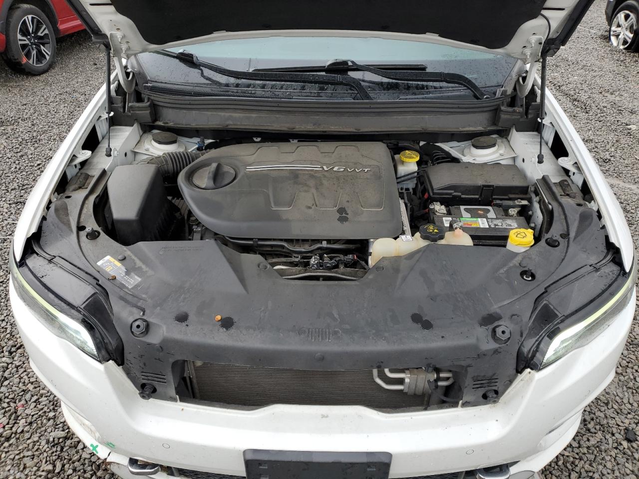 2019 Jeep Cherokee Overland VIN: 1C4PJMJX7KD160984 Lot: 51477275