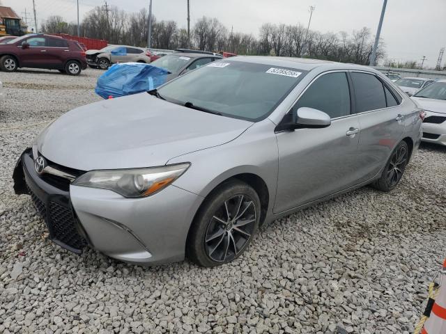 Sedans TOYOTA CAMRY 2016 Srebrny