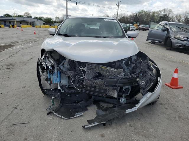  NISSAN ROGUE 2017 Srebrny