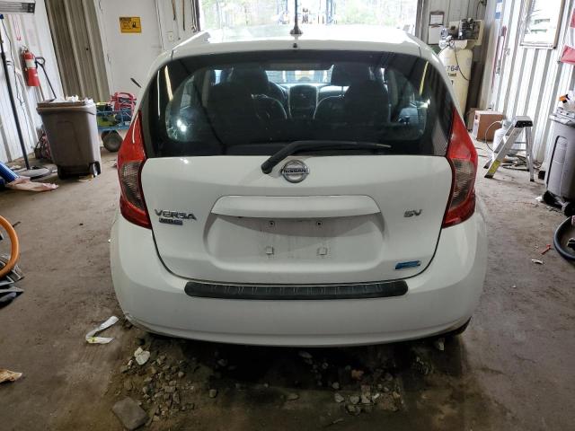 Hatchbacks NISSAN VERSA 2015 Biały