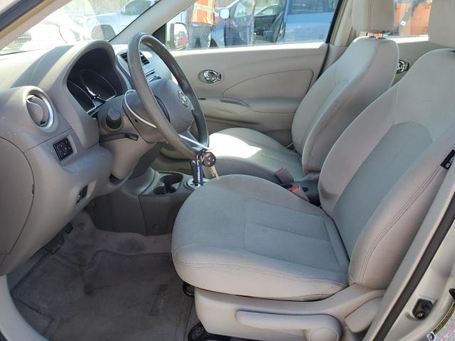 Седани NISSAN VERSA 2014 Сріблястий