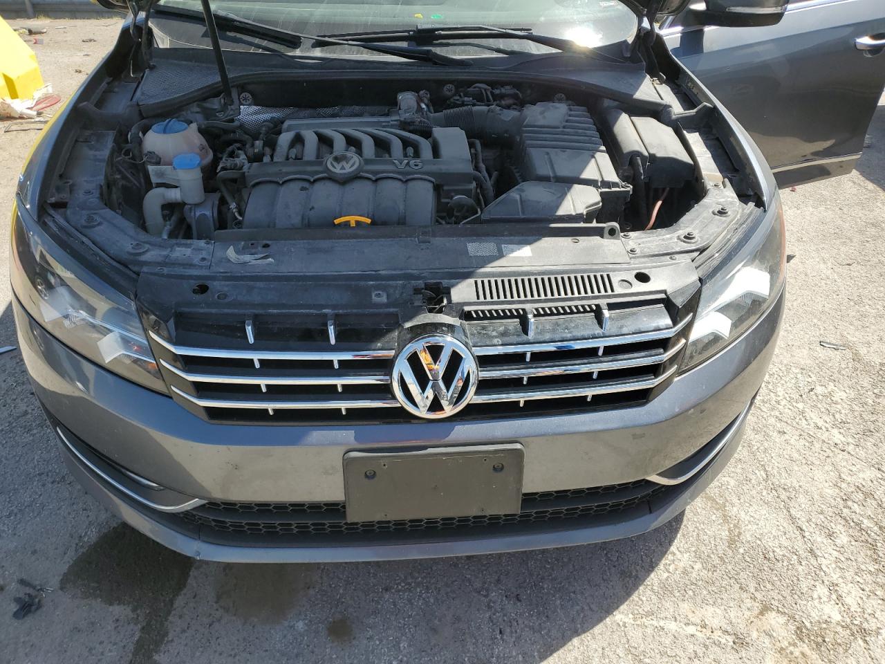 2013 Volkswagen Passat Sel VIN: 1VWCM7A32DC120564 Lot: 52324555
