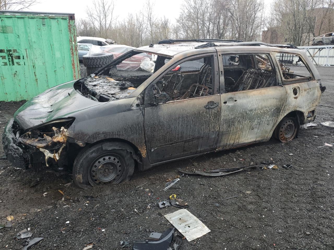2010 Toyota Sienna Ce zu verkaufen in New Britain, CT - Burn