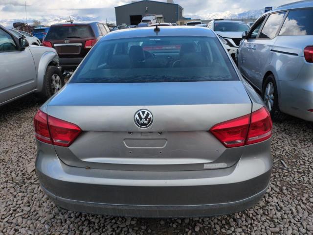 Sedans VOLKSWAGEN PASSAT 2012 Silver