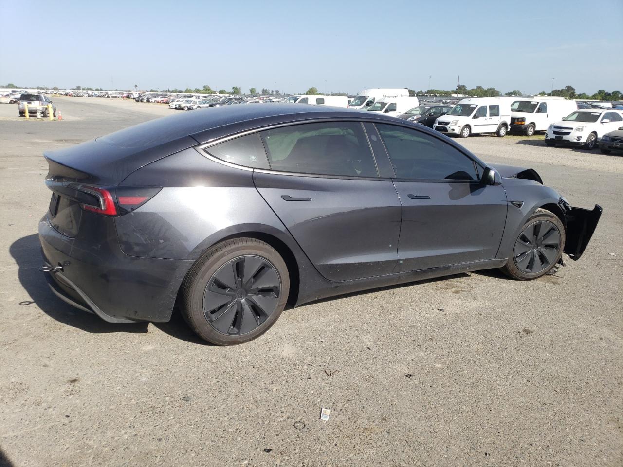 Фото: 5YJ3E1EA9RF859401 - 3