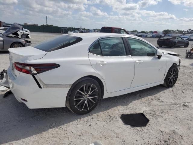  TOYOTA CAMRY 2021 Biały