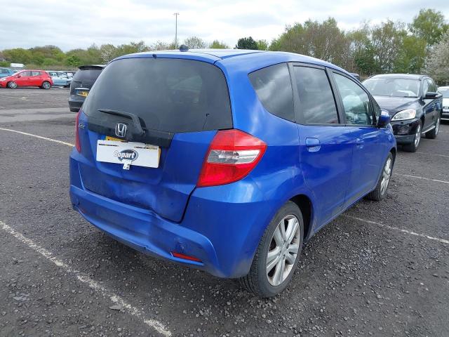2014 HONDA JAZZ ES +