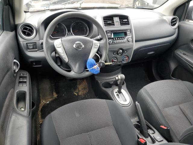 Седани NISSAN VERSA 2015 Сірий