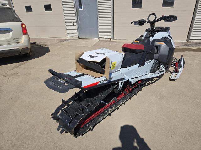 2023 SKIDOO SUMMIT X 8