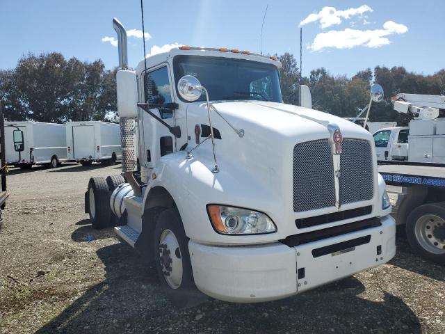 2015 Kenworth T400A Semi Truck