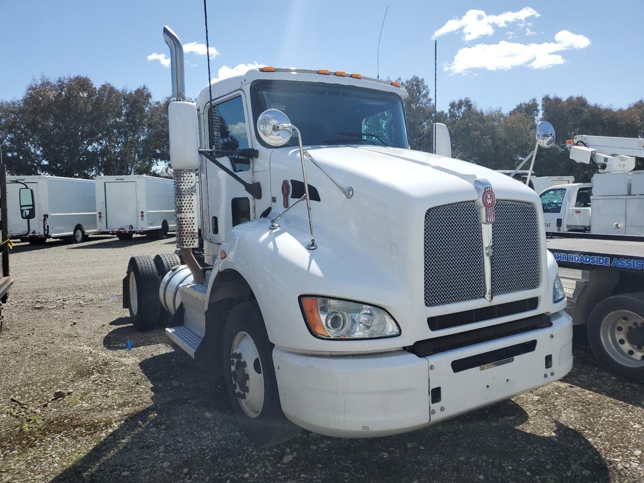 2015 Kenworth T400A Semi Truck იყიდება Martinez-ში, CA - Minor Dent/Scratches