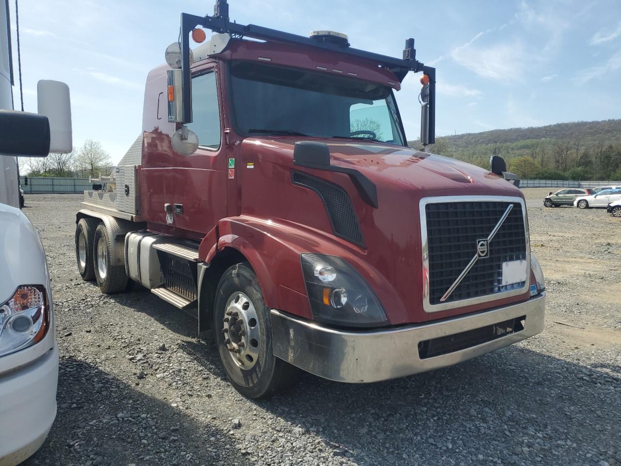 2017 Volvo Vnl Toter Truck for Sale in Grantville, PA - Rear End