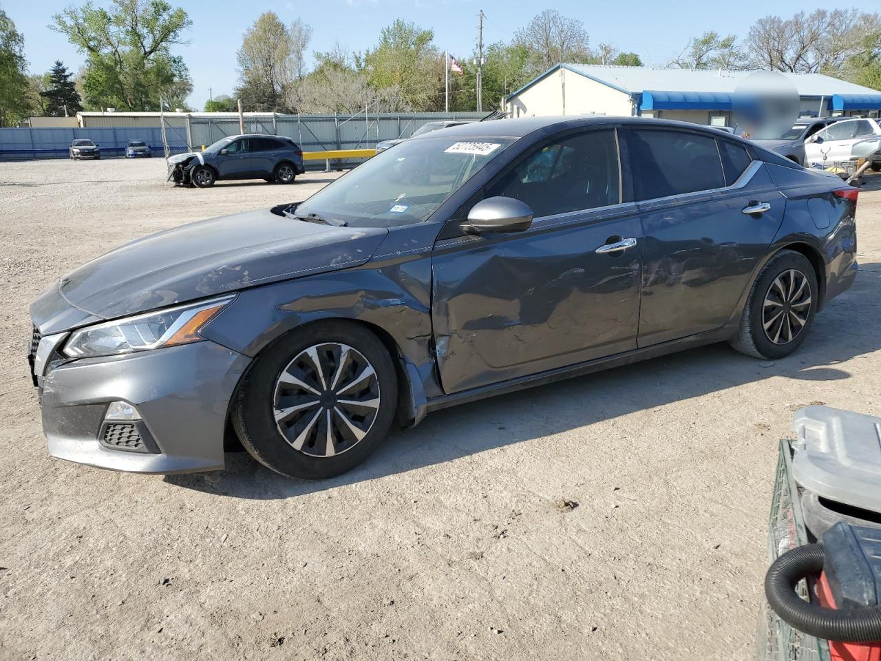 2019 Nissan Altima S for Sale in Wichita, KS - Side