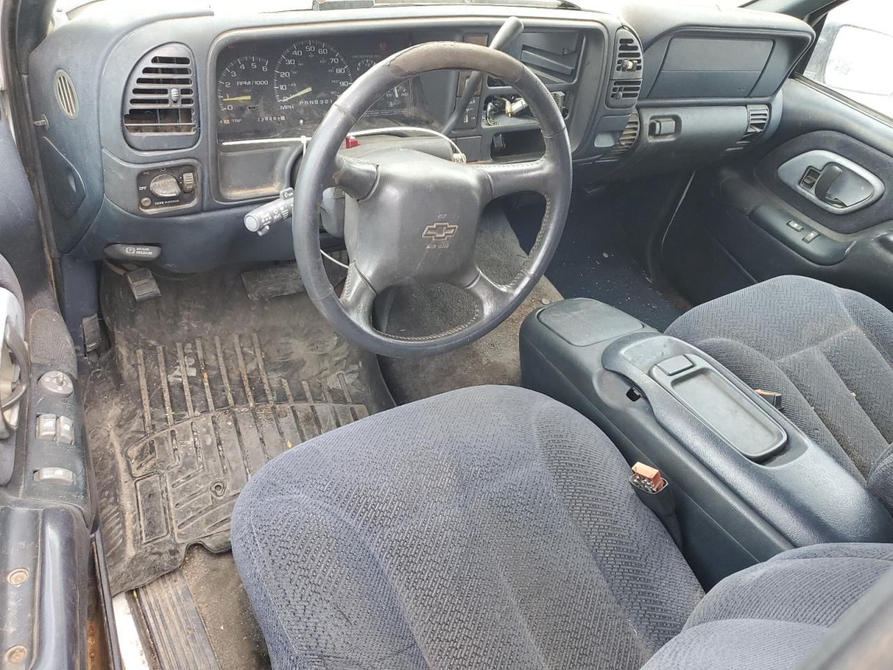 1998 Chevrolet Gmt-400 C1500 VIN: 2GCEC19M1W1250479 Lot: 53427065