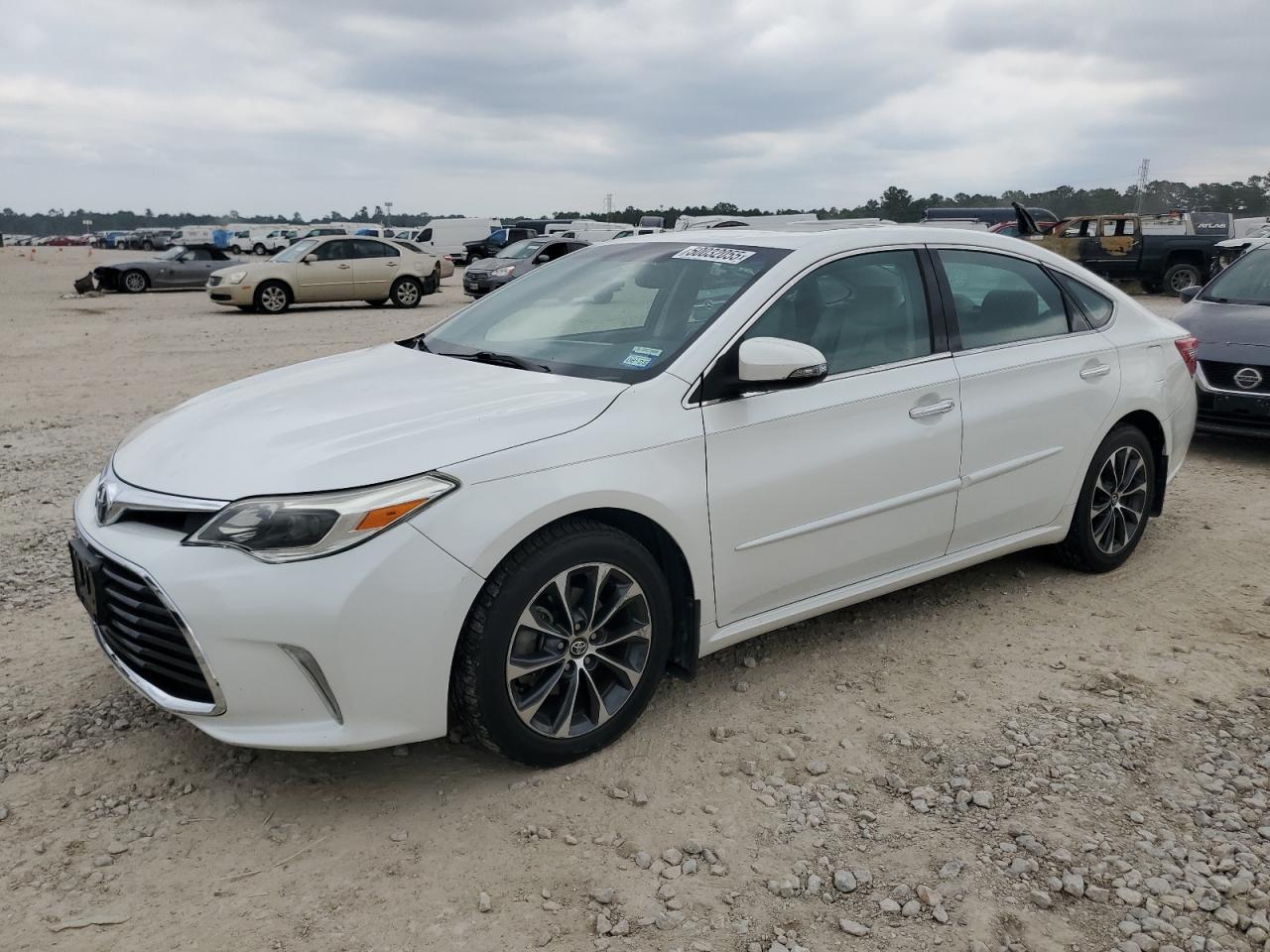 2016 Toyota Avalon Xle for Sale in Houston, TX - Hail