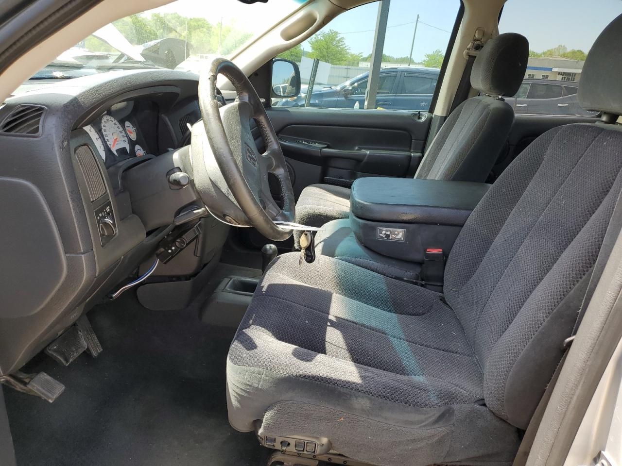 2002 Dodge Ram 1500 VIN: 1D7HU18Z62S575992 Lot: 53964585