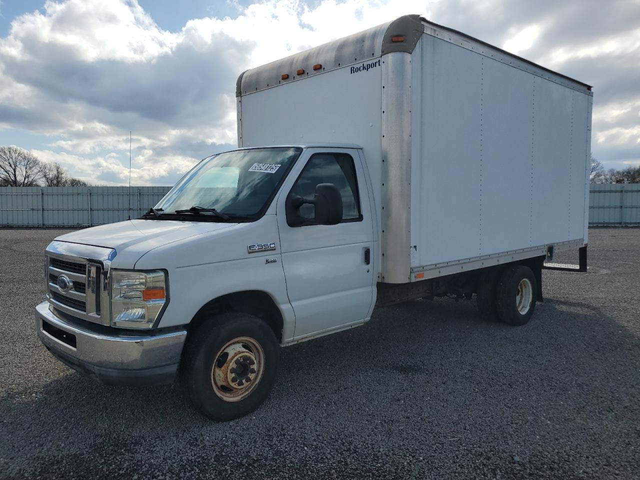 2011 Ford Econoline E350 Super Duty Cutaway Van na sprzedaż w Assonet, MA - Mechanical