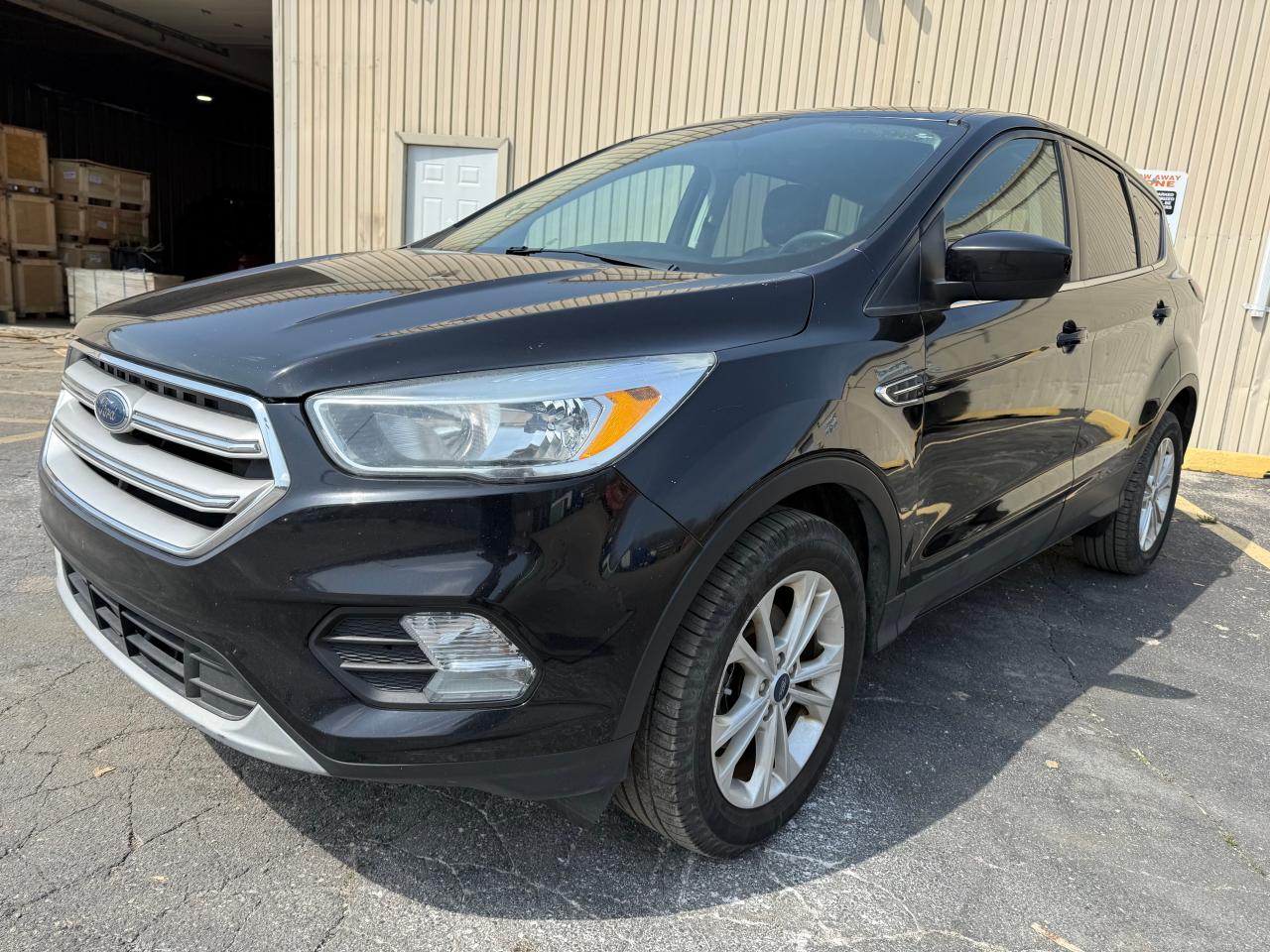 VIN: 1FMCU0GD1KUA15835 2019 FORD ESCAPE
