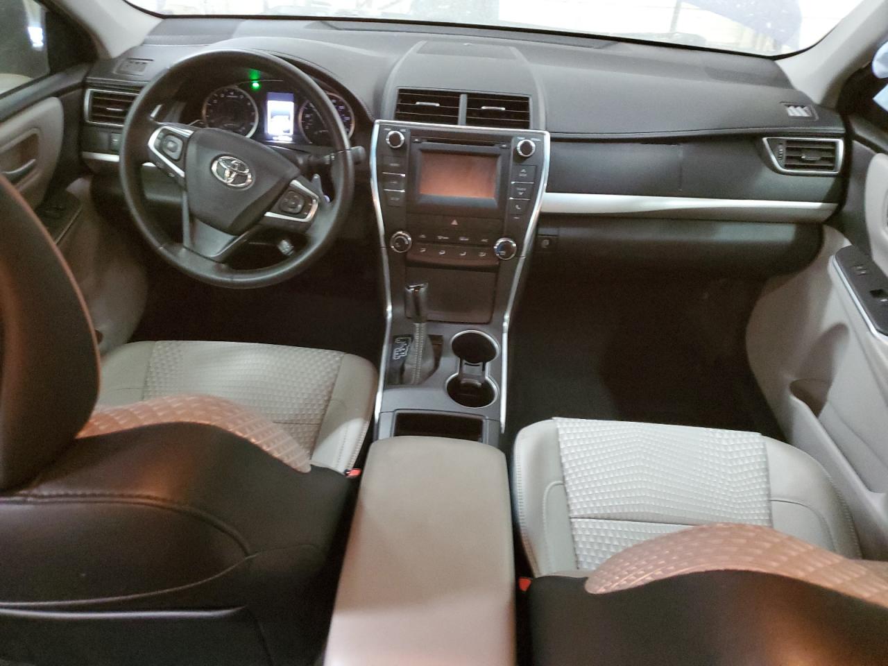 2015 Toyota Camry Le VIN: 4T1BF1FK7FU964176 Lot: 54926385