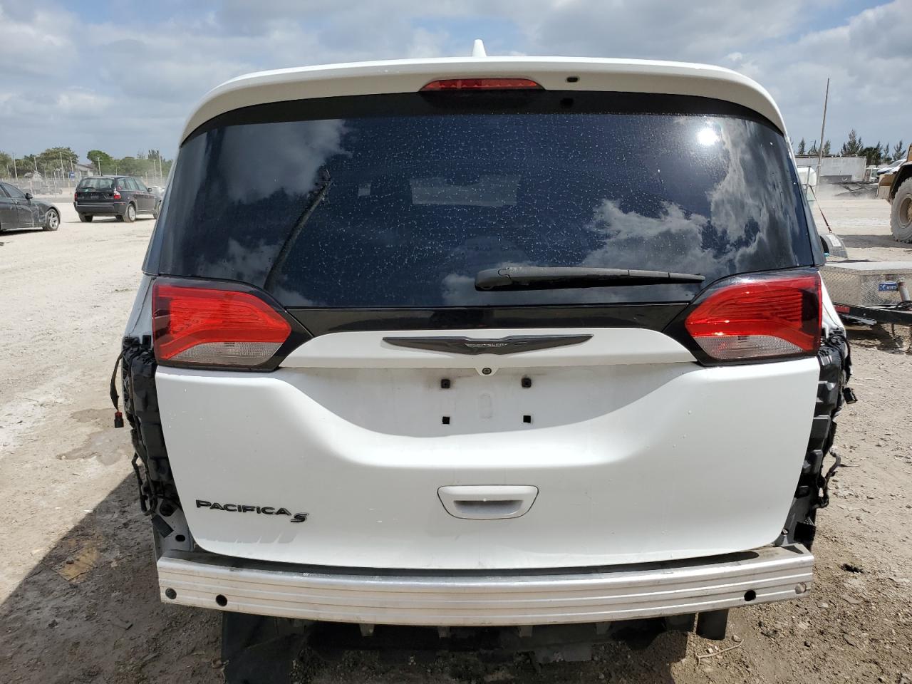 2019 Chrysler Pacifica Touring L VIN: 2C4RC1BG8KR593923 Lot: 53676265