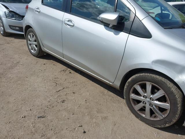 2013 TOYOTA YARIS TR V
