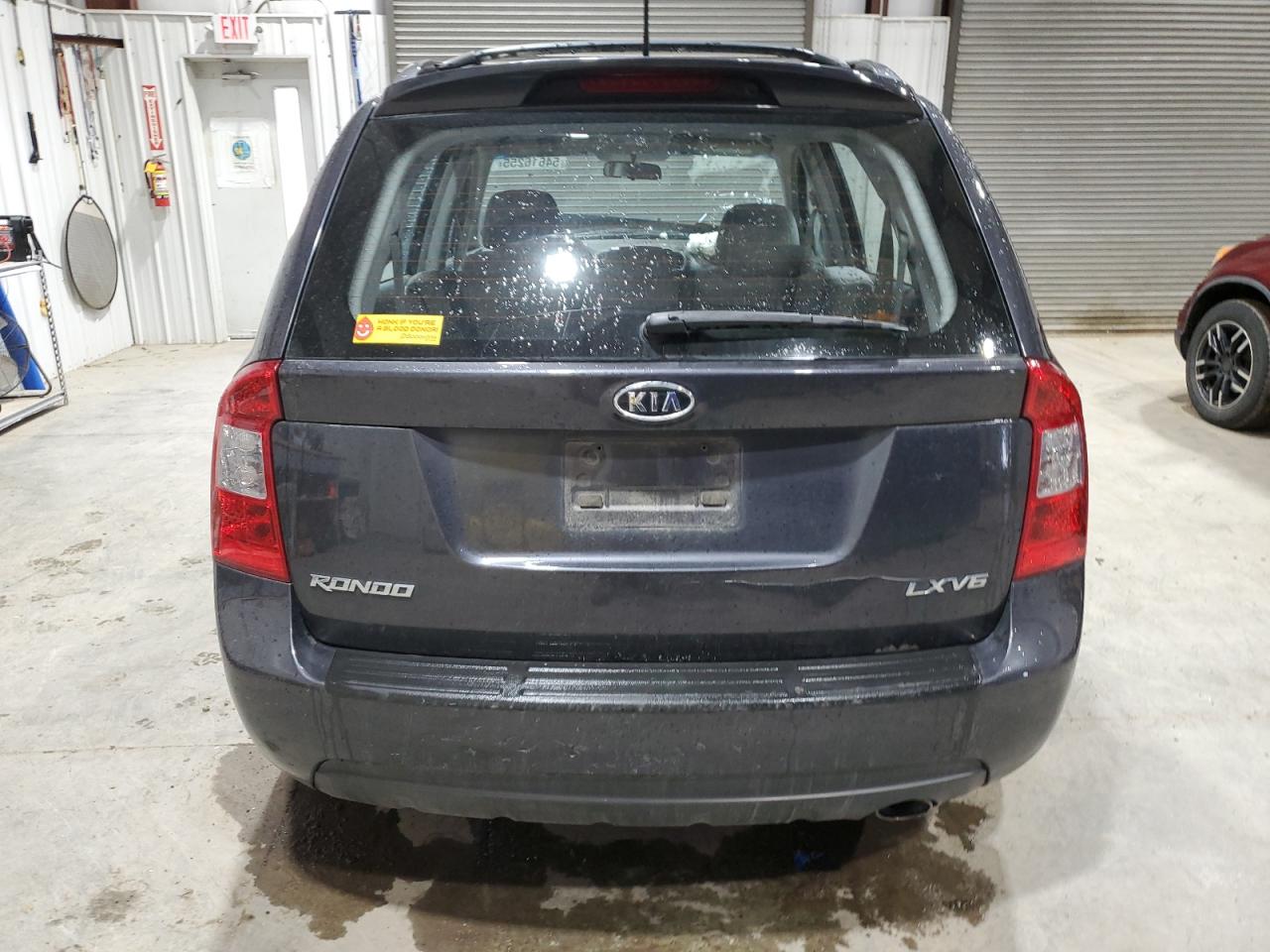 2007 Kia Rondo Lx VIN: KNAFG526077089989 Lot: 54616255