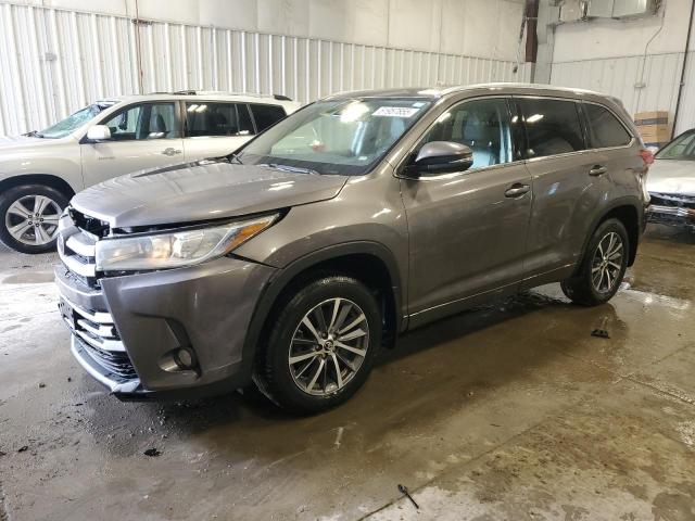 2017 Toyota Highlander Se