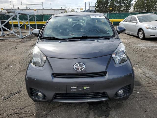 Хетчбеки TOYOTA SCION 2013 Сірий