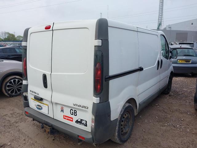 2005 VAUXHALL VIVARO 290