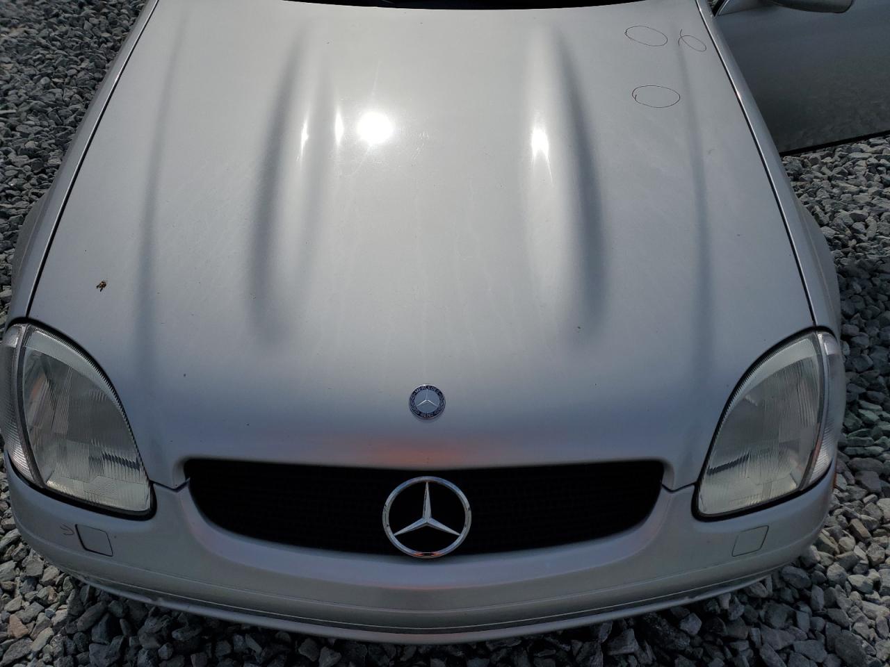 1998 Mercedes-Benz Slk 230 Kompressor VIN: WDBKK47F6WF013375 Lot: 53793445