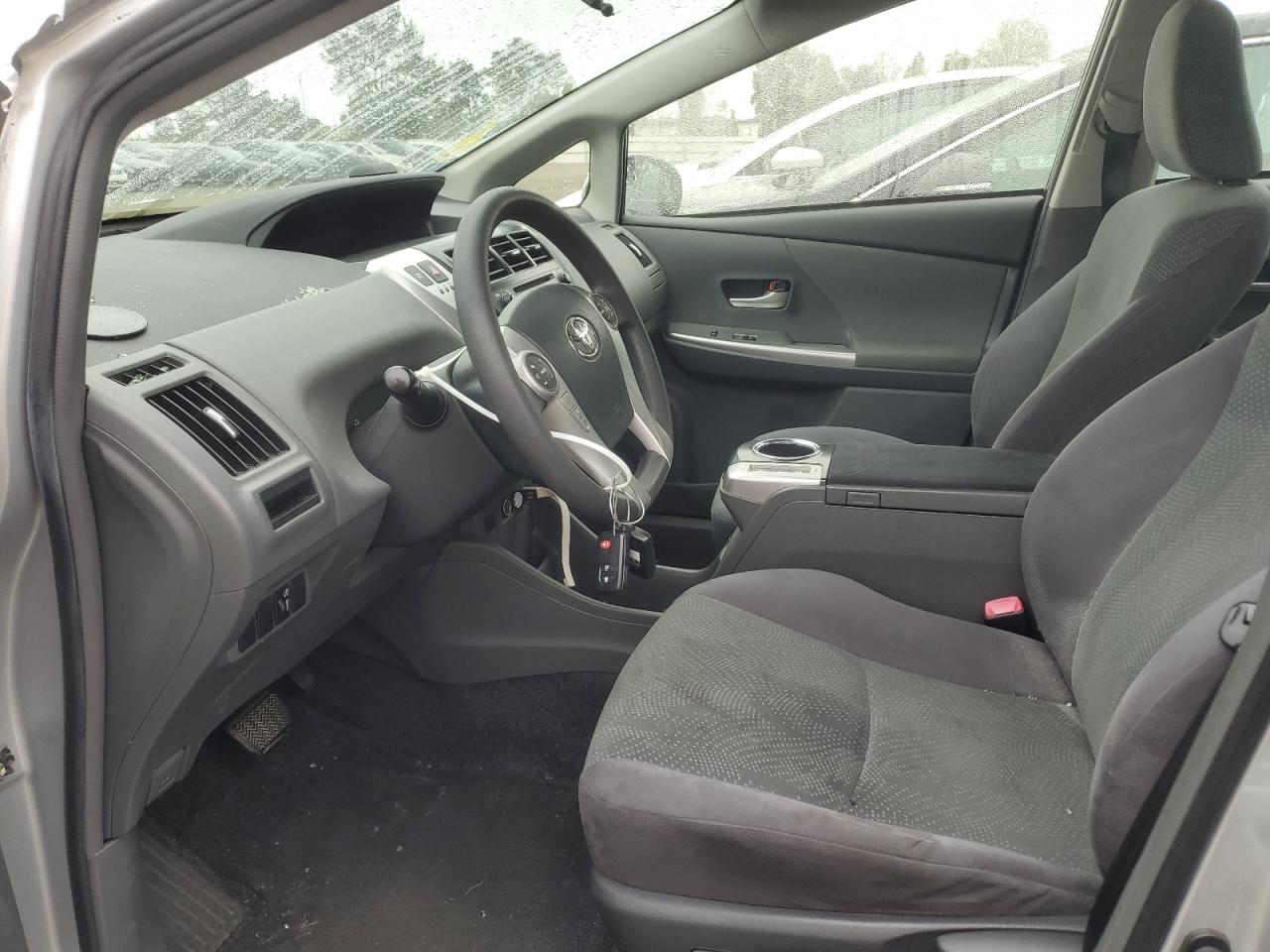 JTDZN3EU6E3321570 2014 Toyota Prius V