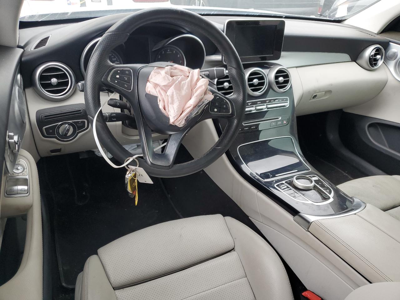 WDDWJ4JB3JF628105 2018 Mercedes-Benz C 300