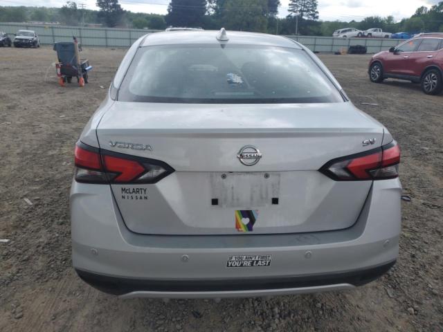  NISSAN VERSA 2021 Silver