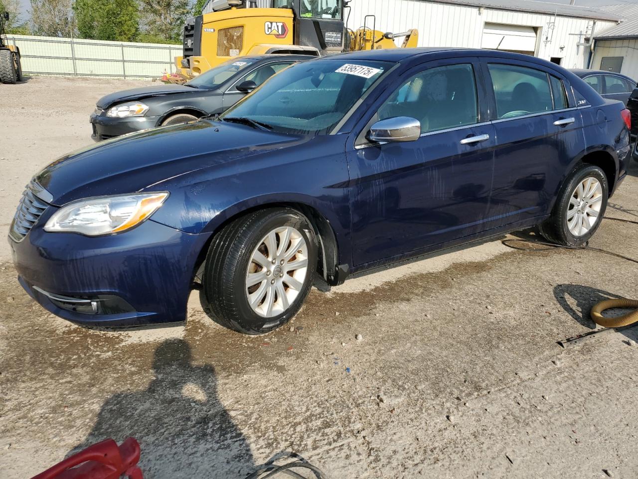 2013 Chrysler 200 Limited for Sale in Pekin, IL - Front End