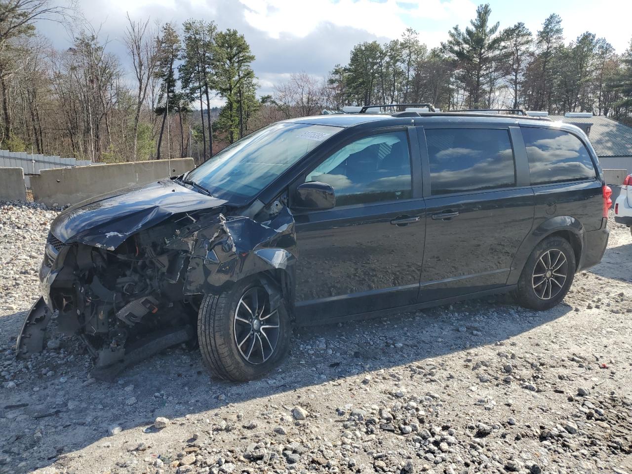 2019 Dodge Grand Caravan Gt for Sale in West Warren, MA - Front End
