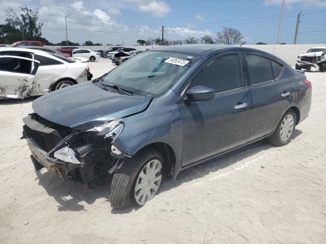  NISSAN VERSA 2015 Серый