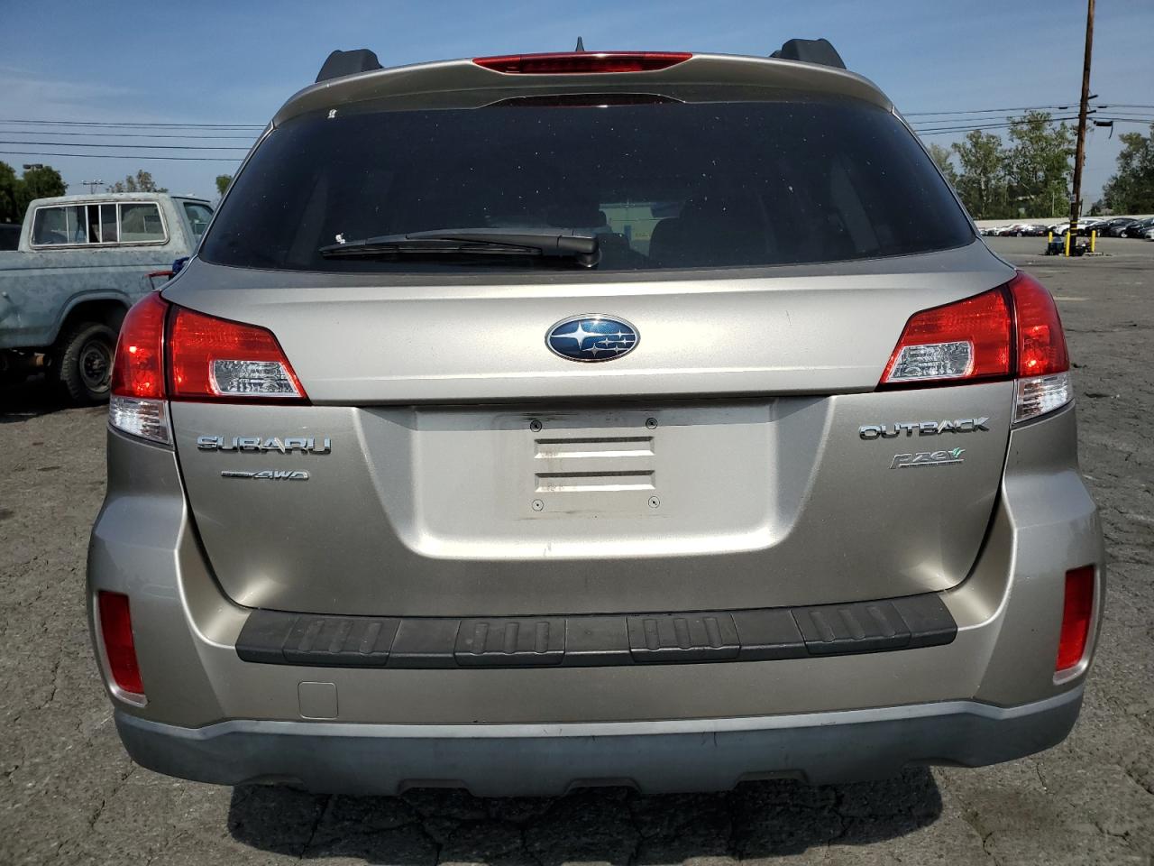 2014 Subaru Outback 2.5I Premium VIN: 4S4BRBCC2E3203585 Lot: 54706705