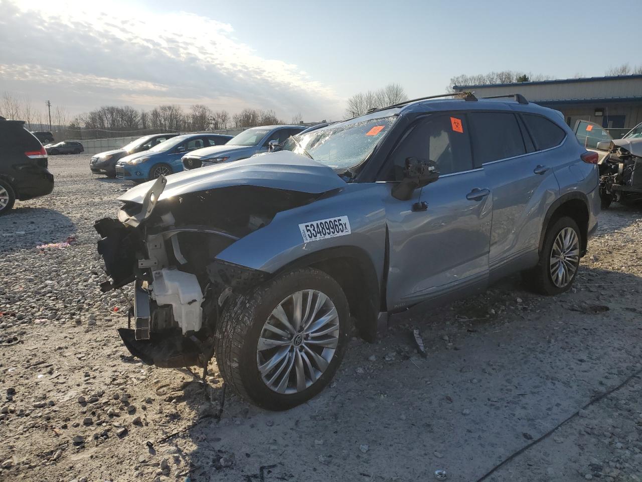 Wayland, MI에서 판매 중인 2023 Toyota Highlander Hybrid Limited - All Over