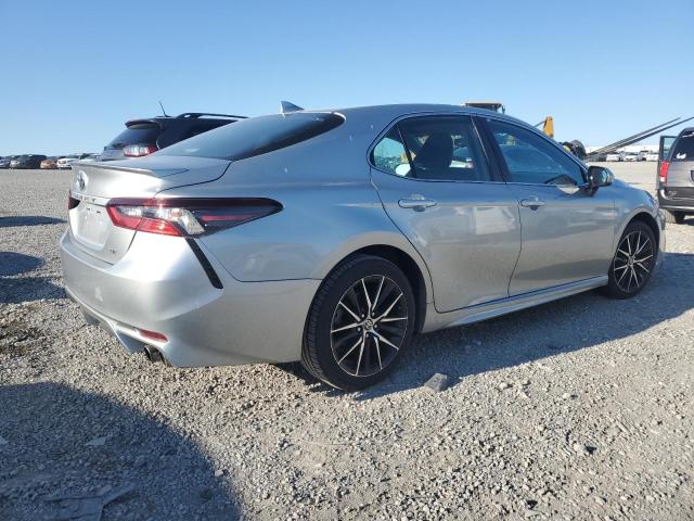  TOYOTA CAMRY 2021 Серебристый
