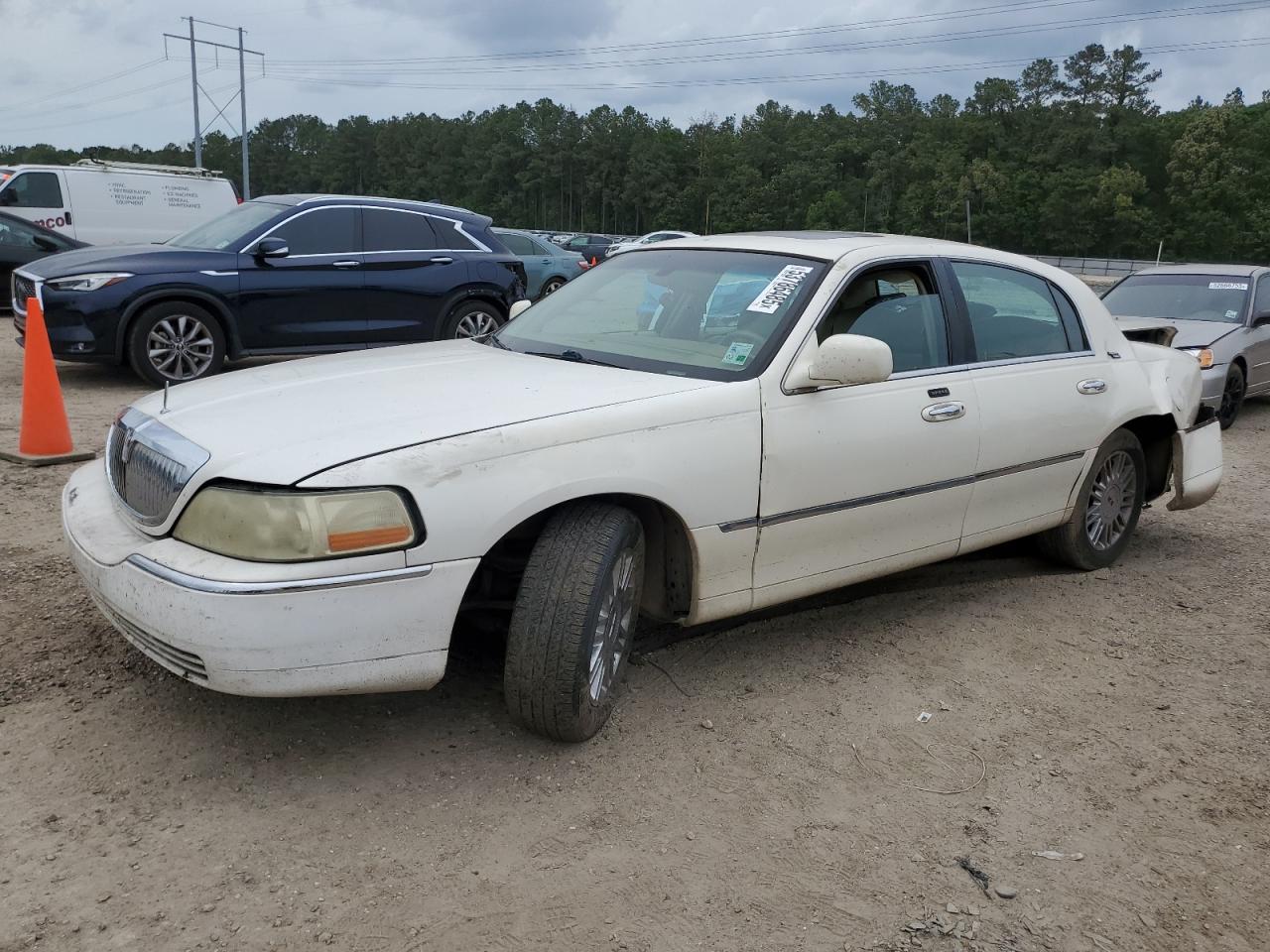 2007 Lincoln Town Car Signature Limited للبيع في Greenwell Springs، LA - Rear End