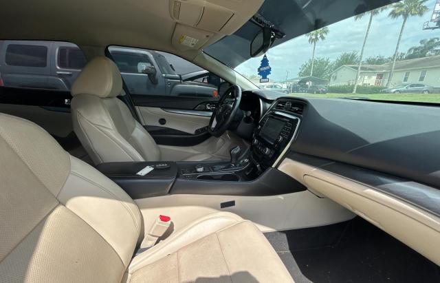 Sedans NISSAN MAXIMA 2017 Biały
