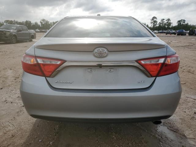  TOYOTA CAMRY 2016 Srebrny