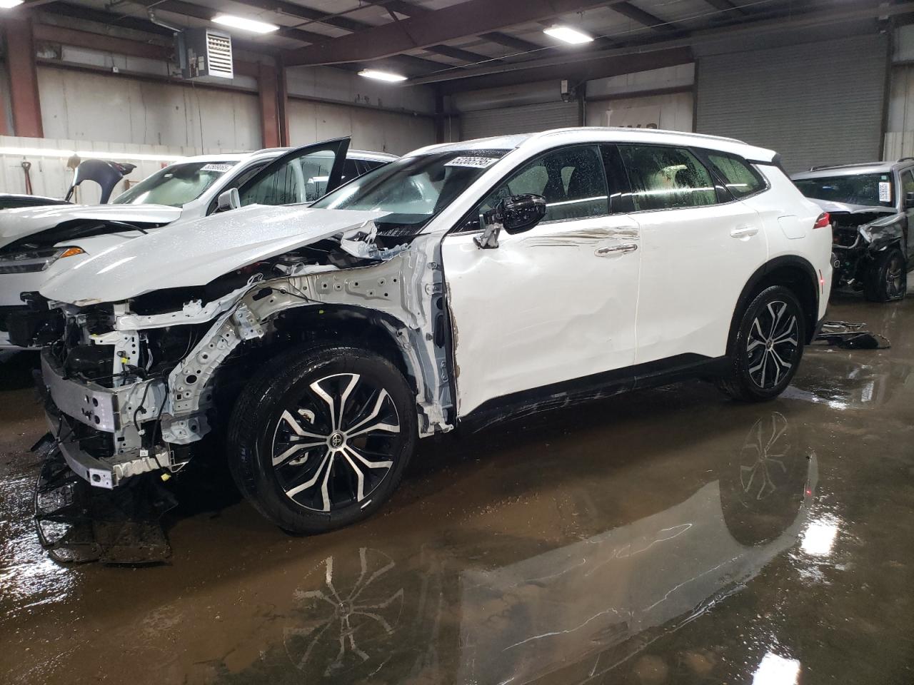 2025 Toyota Crown Signia Xle for Sale in Elgin, IL - Front End