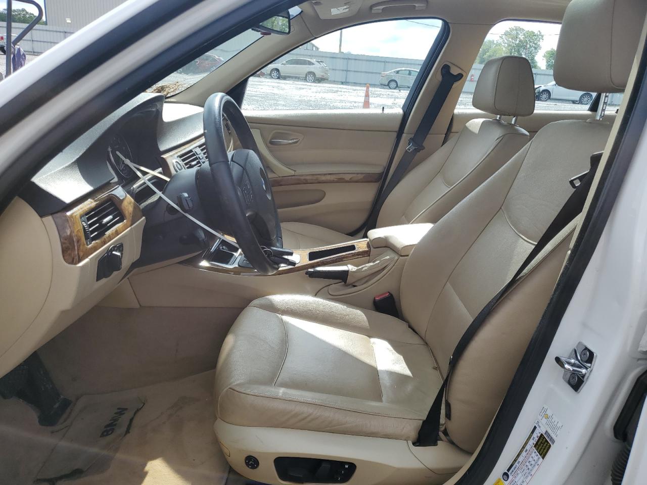 2007 BMW 328 I VIN: WBAVA33517KX81800 Lot: 52684855